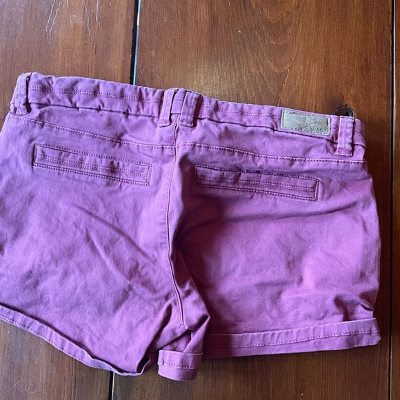 Red cargo shorts garage - Picture 3 of 4